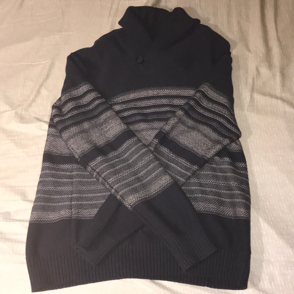 Gap sweater